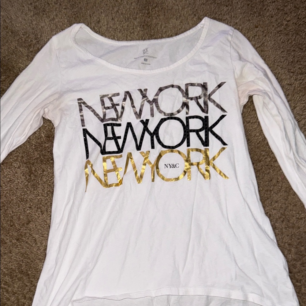 New York & Company White Long Sleeve Tee with Graphic Print